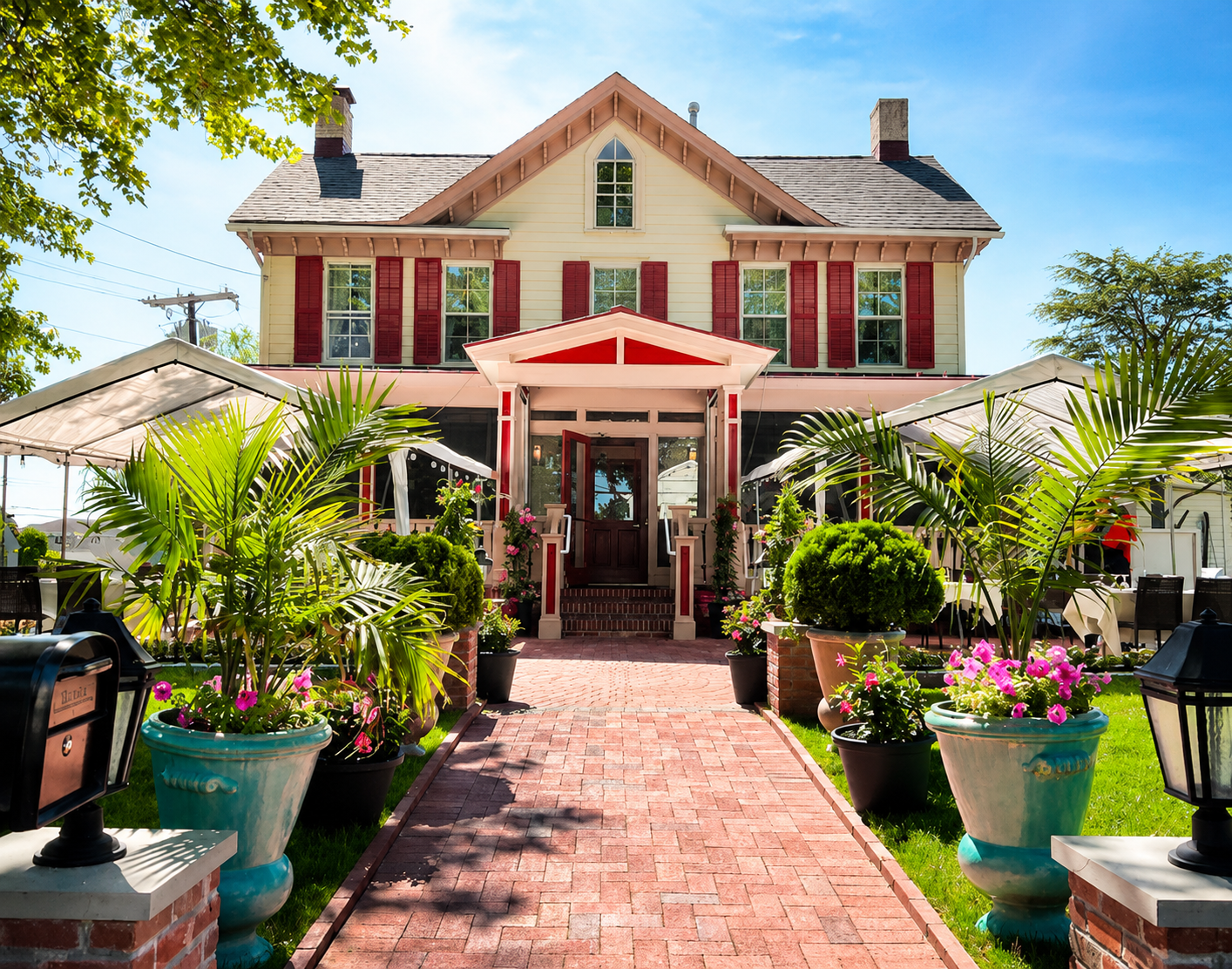 Sapore Italiano's historic exterior and garden entrance